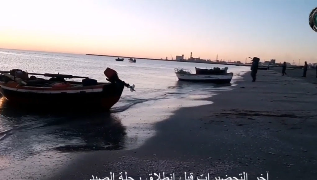 صيد الحبار السيبيا على الطريقة التقليدية في خليج قابس